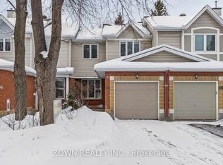 104 Banchory Cres, Ottawa, ON K2K2V2