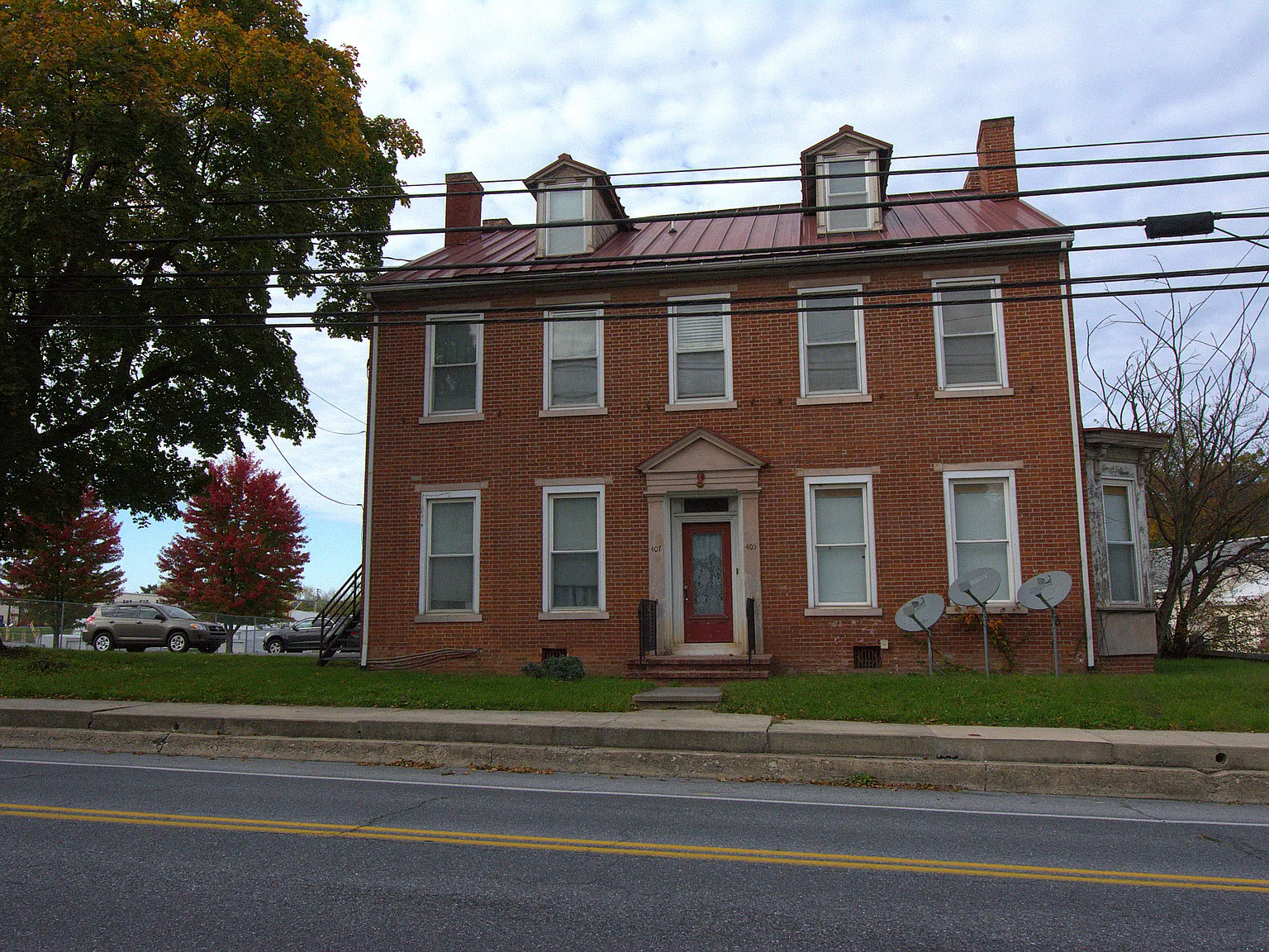 405 Jonestown Rd — Photo 2