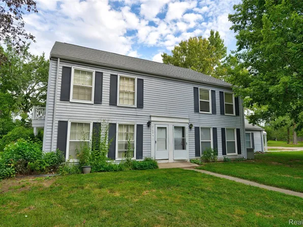 2143 Painted Post Dr, Flushing, MI 48433