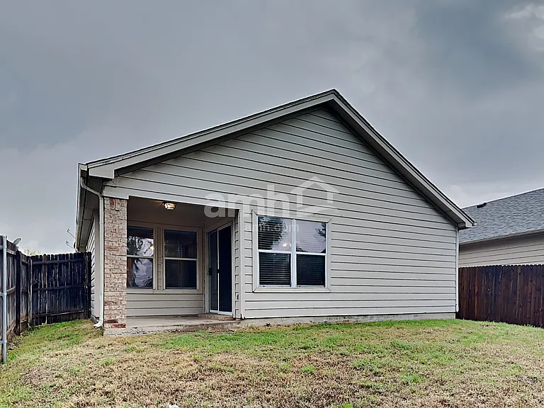 6436 Geneva Ln — Photo 18