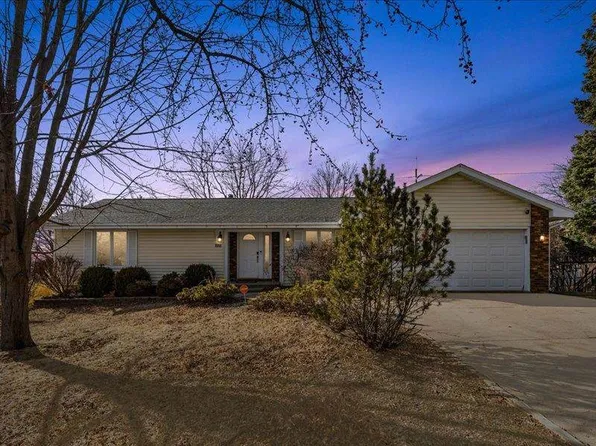 2355 Jessup Cir, Iowa City, IA 52246