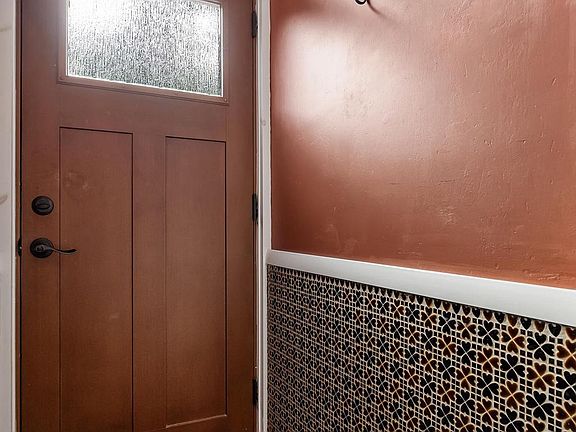 5th image of 1303 Marlborough St