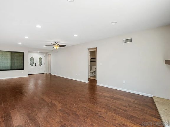 5th image of 1561 Oak Hill Dr