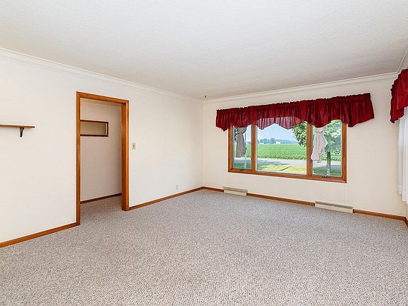 3rd image of 425 1st St