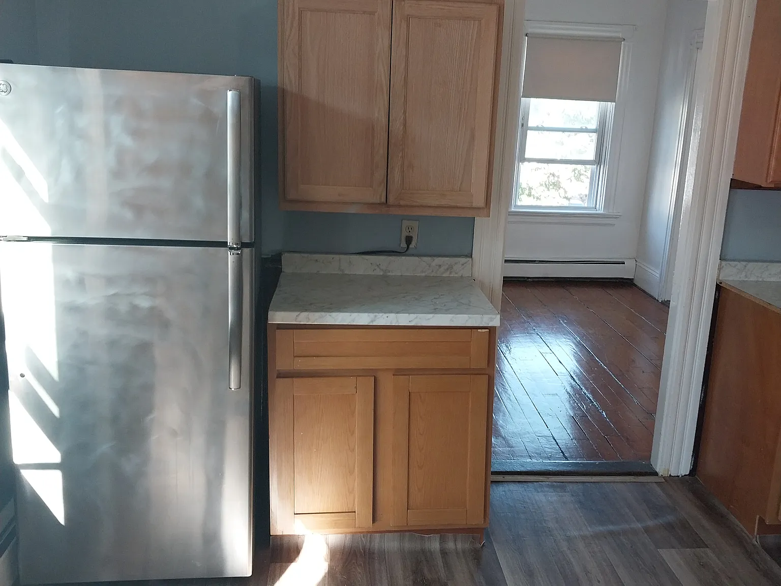 3 bed, 900 sqft, $1,800 — Photo 2