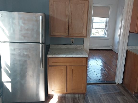 2nd image of 71 Felix St