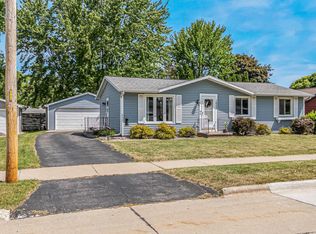 1605 Thornton Dr, Oshkosh, WI 54904