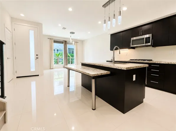 2400 Aperture Cir, San Diego, CA 92108