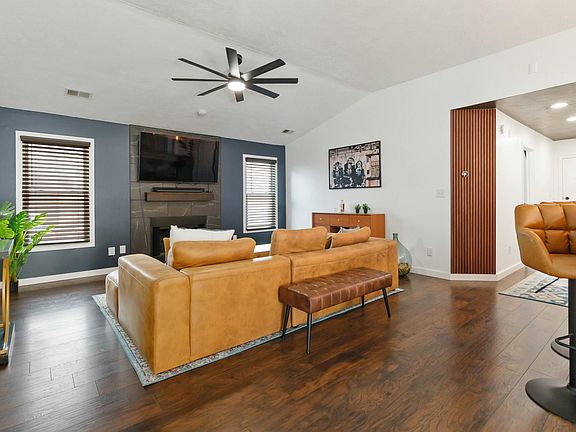 3rd image of 2905 Woodbrook Ct