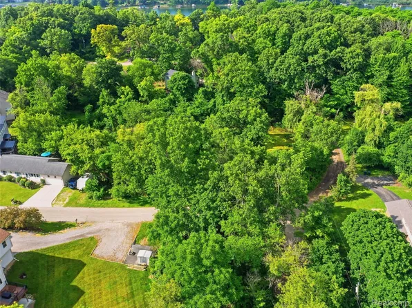 0 Johnson Dr, Lake Orion, MI 48362