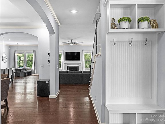 4th image of 341 S San Agustin Dr