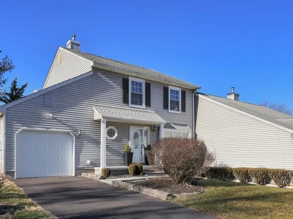 3 Mohave Path, Branchburg Twp., NJ 08876