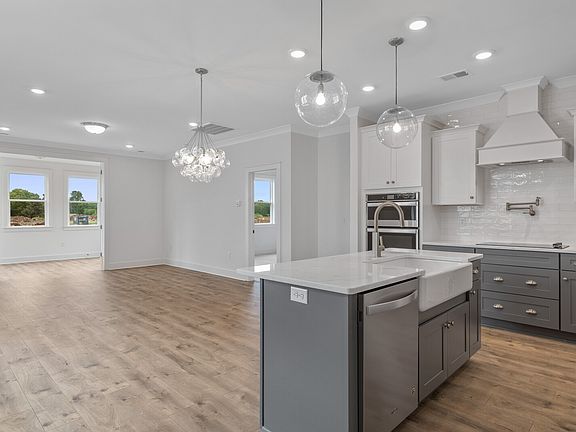 4th image of 3621 Anthony Ave Lot 92