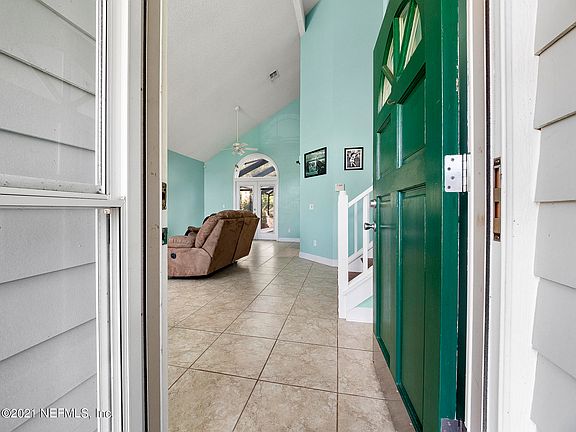 3rd image of 12877 Daybreak Ct E