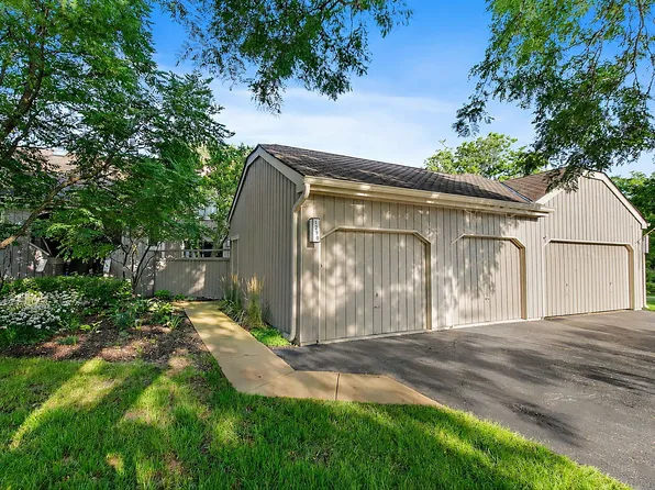 1290 Oak Hill Rd APT B, Lake Barrington, IL 60010