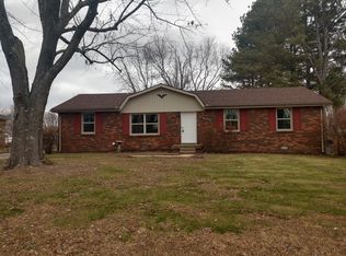 425 Parker Dr, Clarksville, TN 37042
