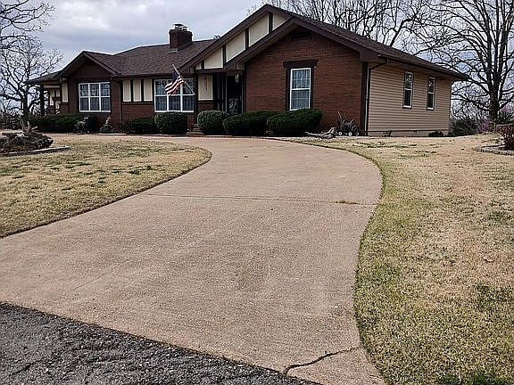 3rd image of 215 County Road 620a