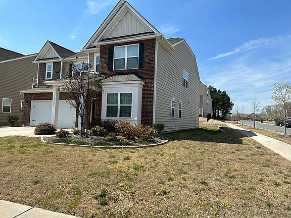 2nd image of 15922 Harbor Hill Dr