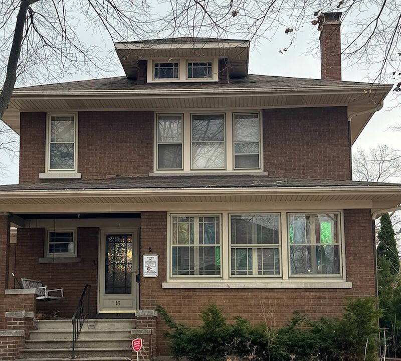 1st image of 16 Manor Ct