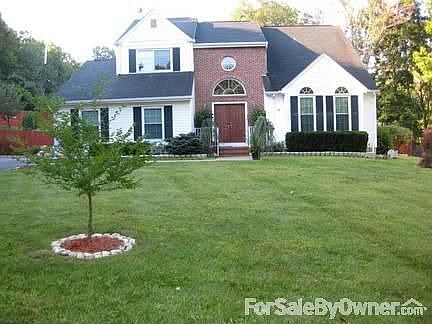 FRONT VIEW
						:
						FRONT OF THE HOUSE