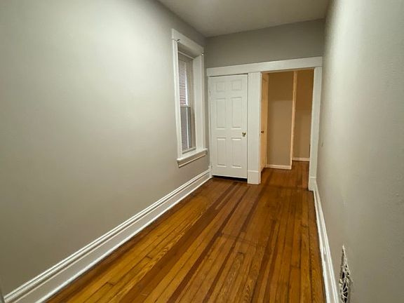 5th image of 3507 Alberta St