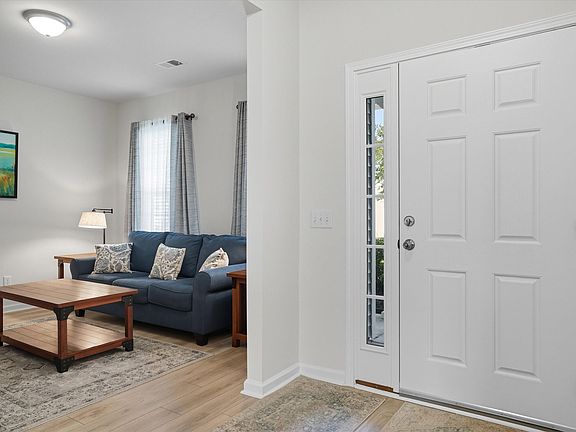 3rd image of 545 Wynfield Forest Dr