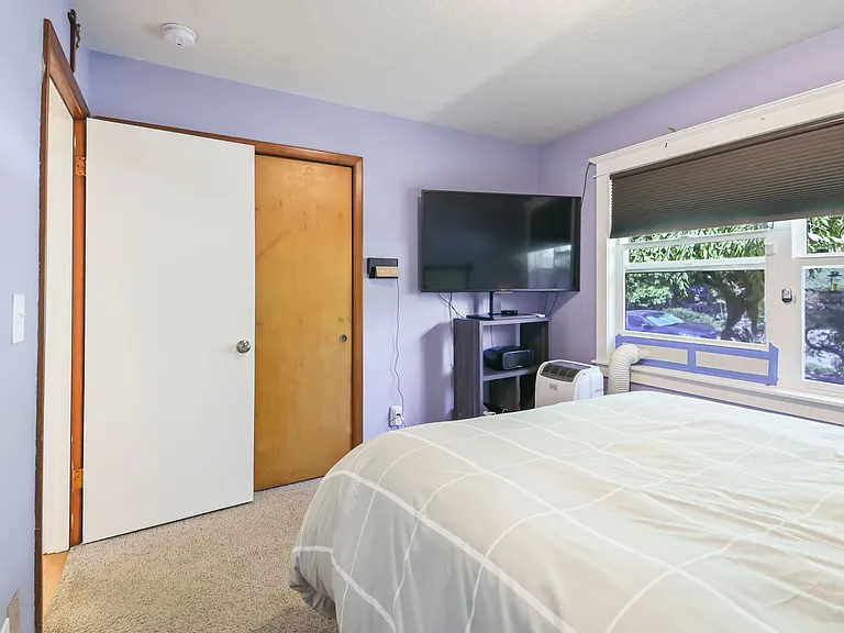 5530 SW Logan Ct — Photo 36