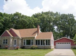 7447 Pleasant View Dr, Mounds View, MN 55112