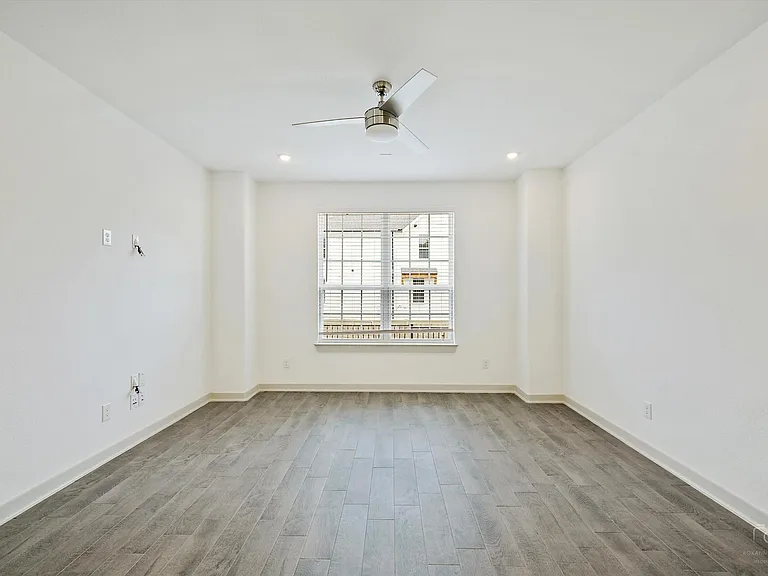543 Eiseley Dr — Photo 8