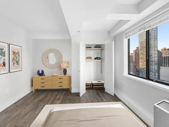 354 East 91st Street image 2 of 7