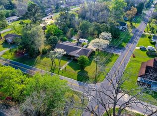 706 Jenkins St, Blackshear, GA 31516