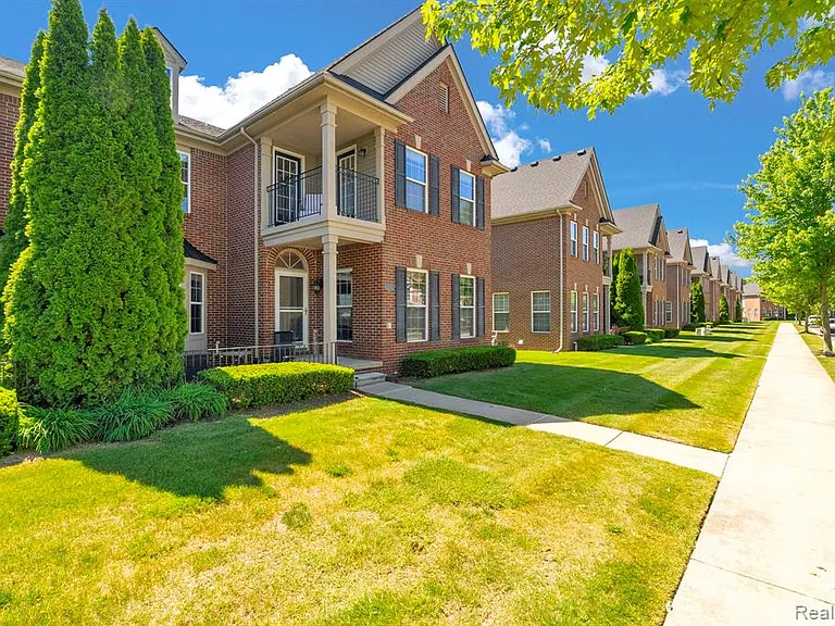 42682 Park Crescent Dr — Photo 4