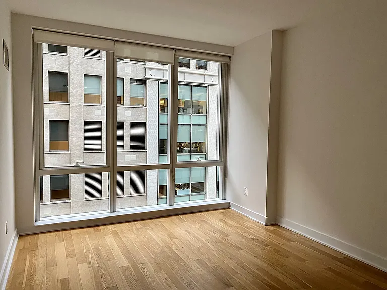 885 6th Ave #10G — Photo 3
