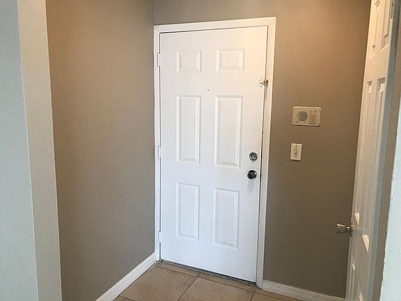 4th image of 3984 Versailles Dr