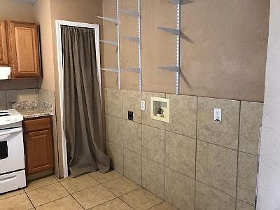 4th image of 1021 Vernon Dr