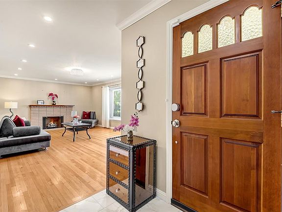 3rd image of 3308 Gaylor Ln