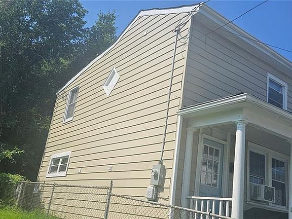 4th image of 838 Wilcox St
