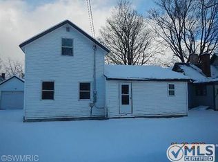 210 N Hemlock St, Evart, MI