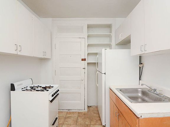 4th image of 2706 N Spaulding Ave APT 1FF