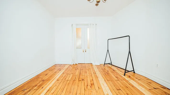 Rented by Compass | media 37