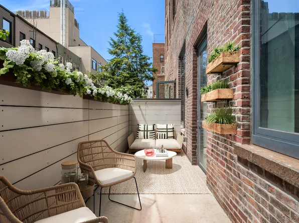 710 Metropolitan Avenue image 1 of 19