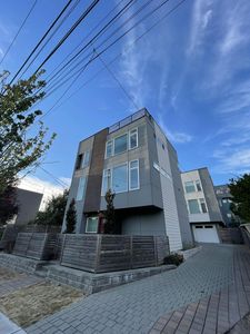 2614 Sw Genesee St, Seattle, WA, 98126