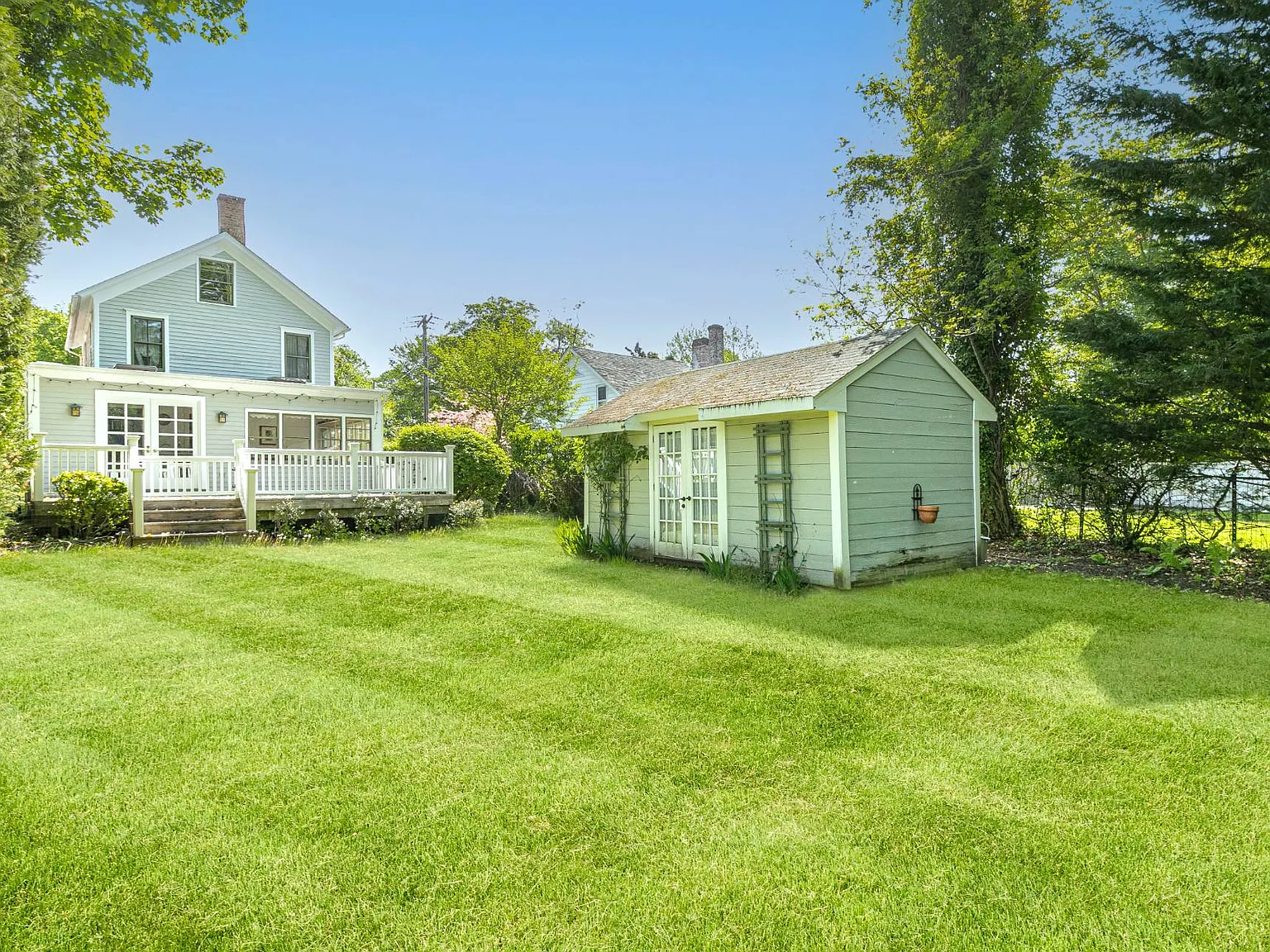 Stunning Sag Harbor Village Off Season Rental — Photo 4