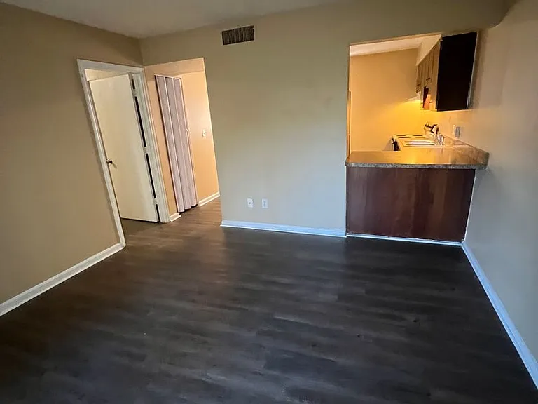 Creekstone Village — Photo 1