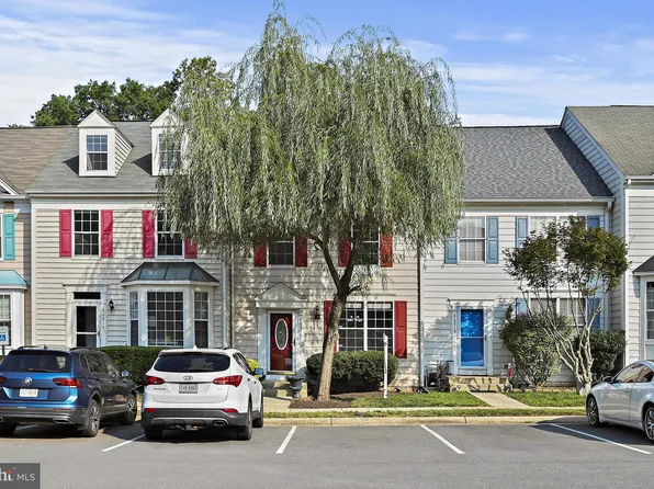 46816 Lawnes Creek Ter, Sterling, VA 20165