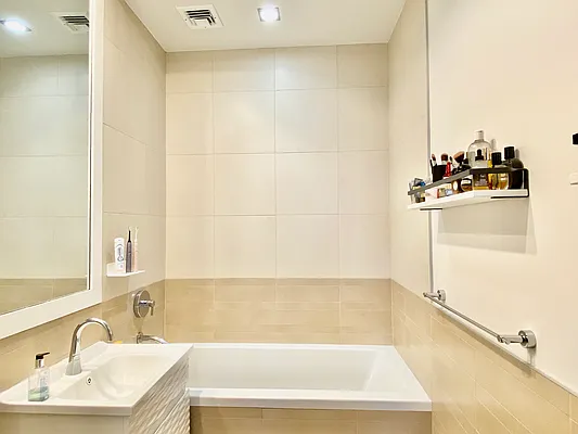 Rented by Nest Seekers International | media 22