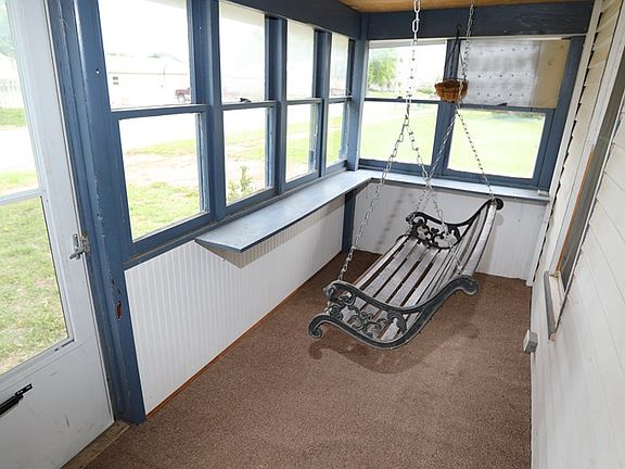 3rd image of 2904 Avenue F