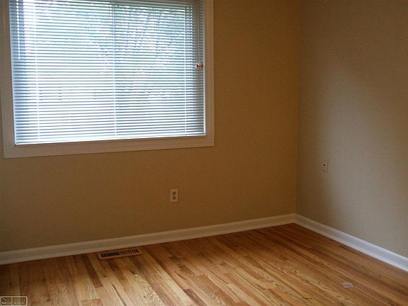2nd image of 40331 Flagstaff Dr