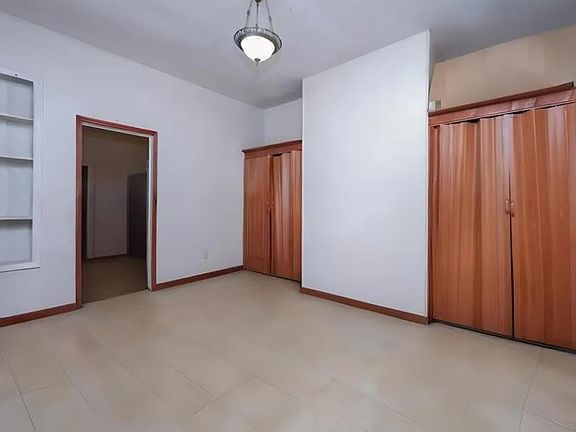 5th image of 94 Wyona St Floor 1