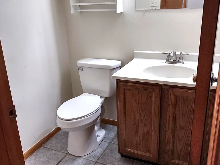 2208 Melrose Ln — Photo 7